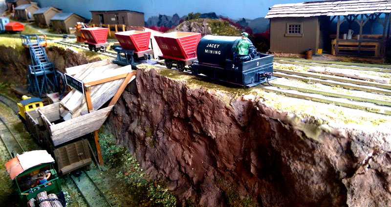 Train model with an engine and cliff
